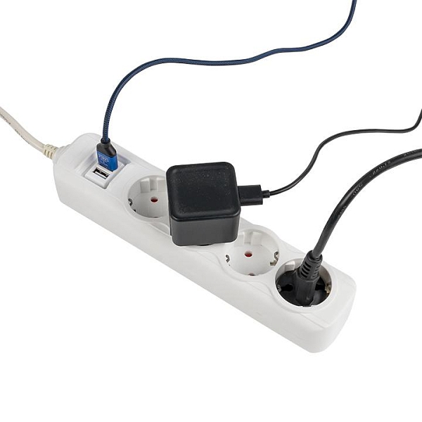 Удлинитель "Эксперт" 4 гнезда 3 метра 16А/3,5кВт с 2 USB 2,1А ПВС 3x1 EKF PROxima