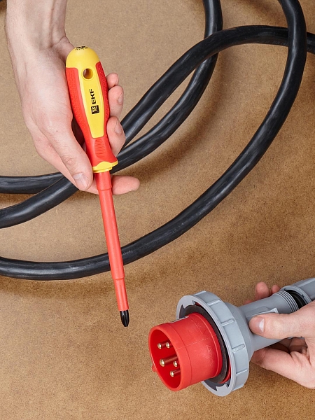 Отвертка Expert PH3x150 мм 1000В EKF